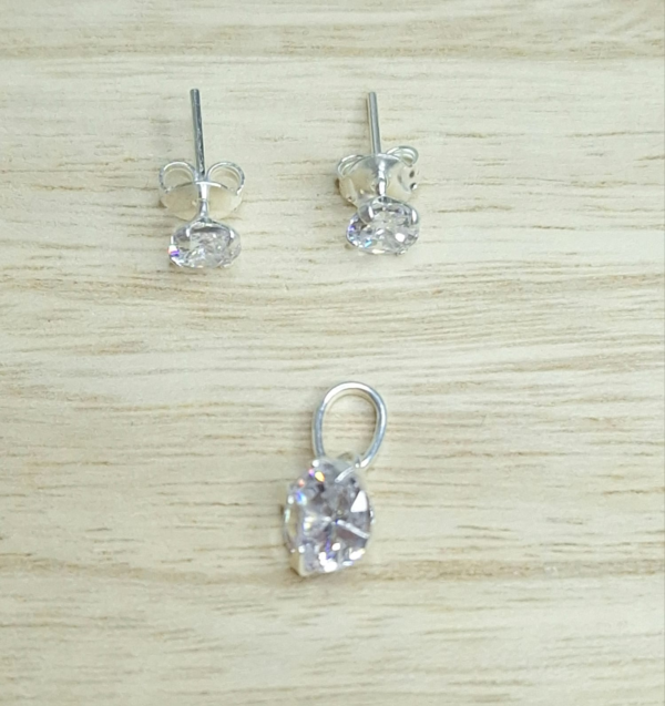 Conjunto Prata 925 ponto de luz brincos e pingente zircônia transparente