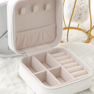 Porta jóais off white com divisórias