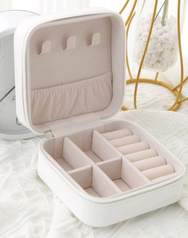 Porta jóais off white com divisórias