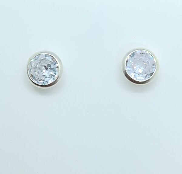 Brinco Zirconia 7mm Embutida Prata 925