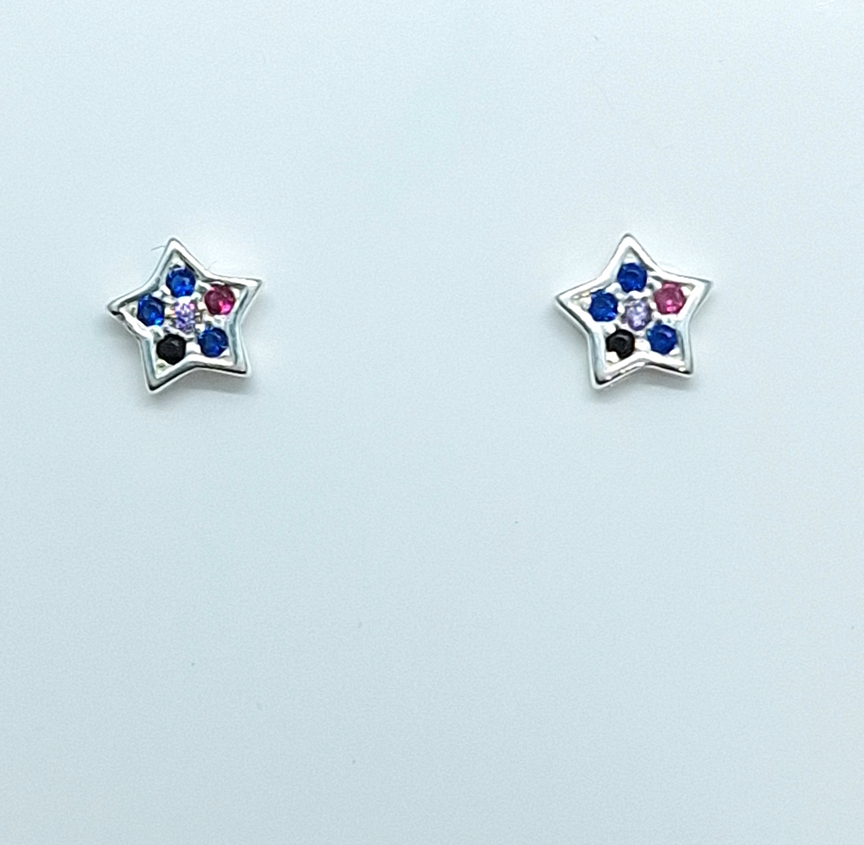Brinco Estrela cravejada zircônias coloridas Prata 925