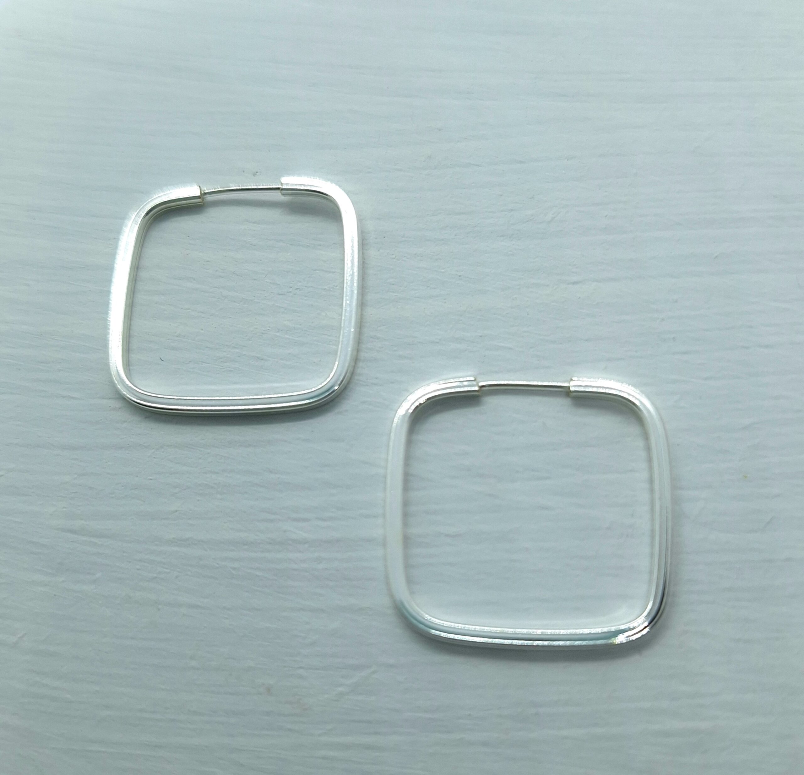 Brinco argola quadrada 21mm fio quadrado Prata 925