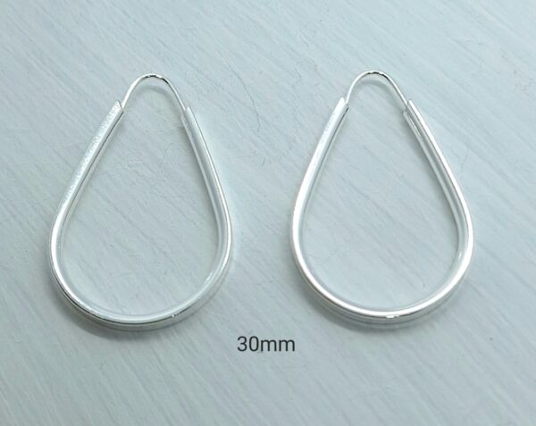 Brinco argola gota 30mm fio meia cana Prata 925