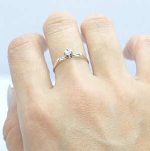 Anel Solitário 4 garras zircônia 4mm Prata 925