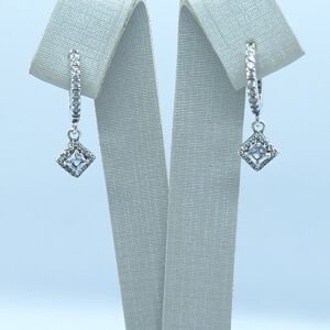 Brinco Argola Clic Cravejada Elegância Eterna Prata 925 Envelhecida - Importado