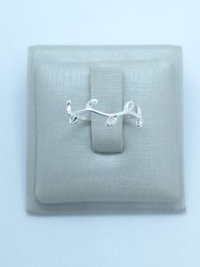 Anel raminho com zirconia cravejadas Prata 925