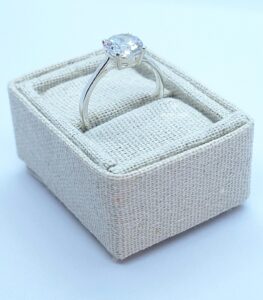 Anel Solitario ponto de luz zirconia redonda 7mm 4 garras Prata 925