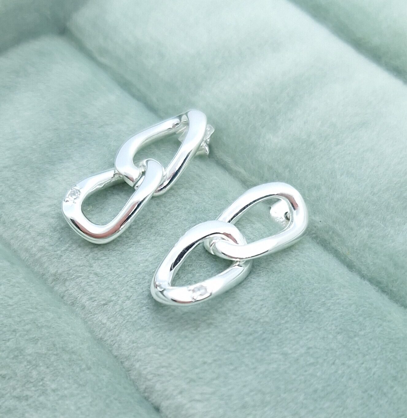 Brinco Elos microzirconia Prata 925