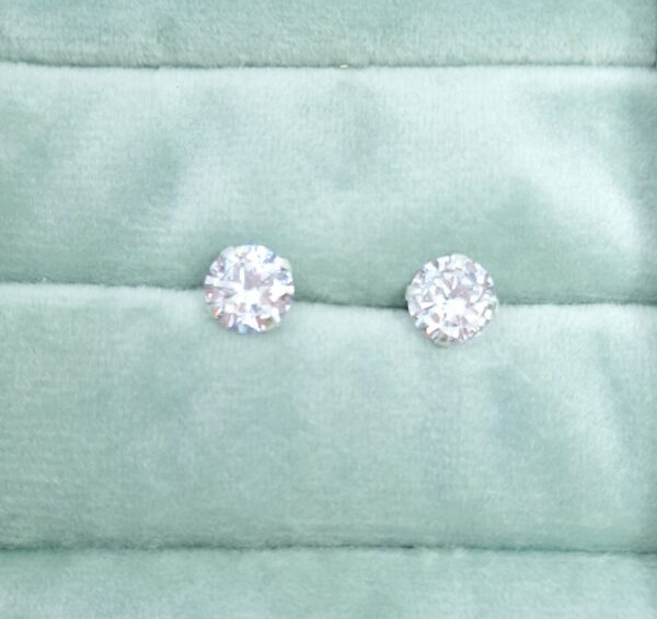 Brinco Zirconia Redonda Cravada 7mm Prata 925