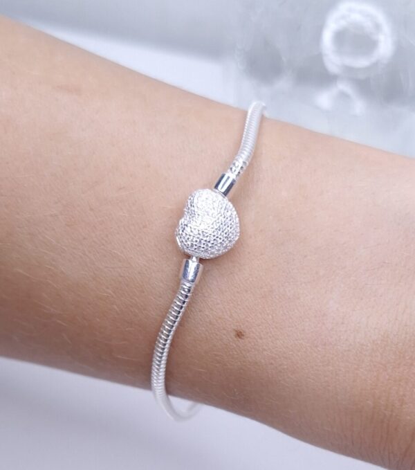 Pulseira Berloques Maleável Fecho Coração Brilhante cravejado Prata925