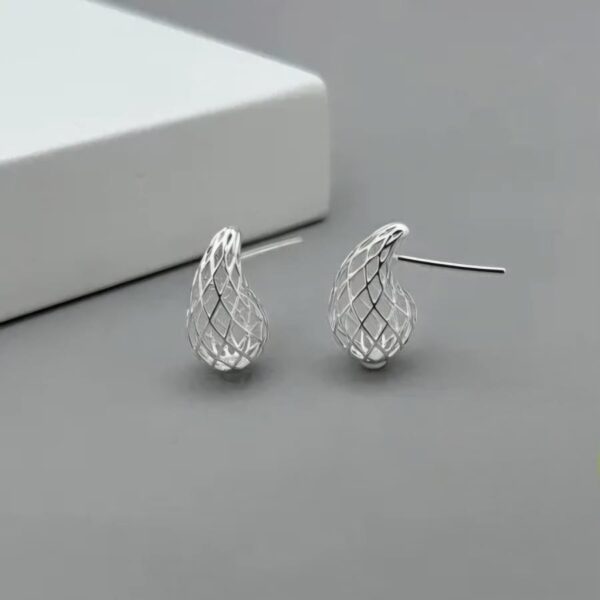 Brinco Gota 3D Aramada 14mm x 7,5mm Prata 925