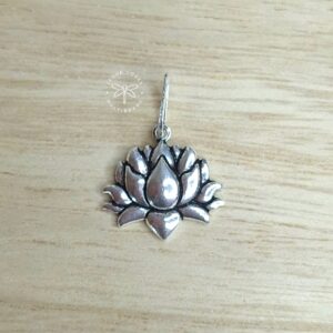 Pingente Flor de Lótus envelhecida 17mmx12mm Prata 925