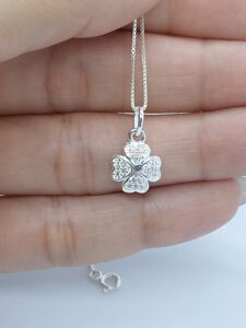 Pingente Trevo cravejado 1mmx1mm Prata 925