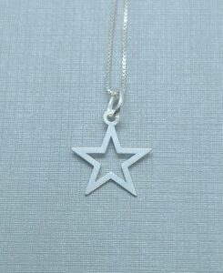 Pingente Estrela Vazado lisa 1,4mm Prata 925