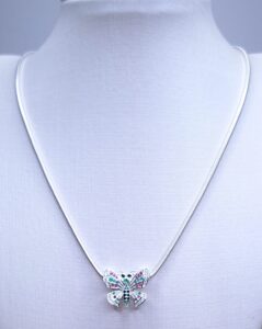 Pingente Borboleta cravejado com Microzirconias coloridas fecho click duplo 18mmx15mm Prata 925