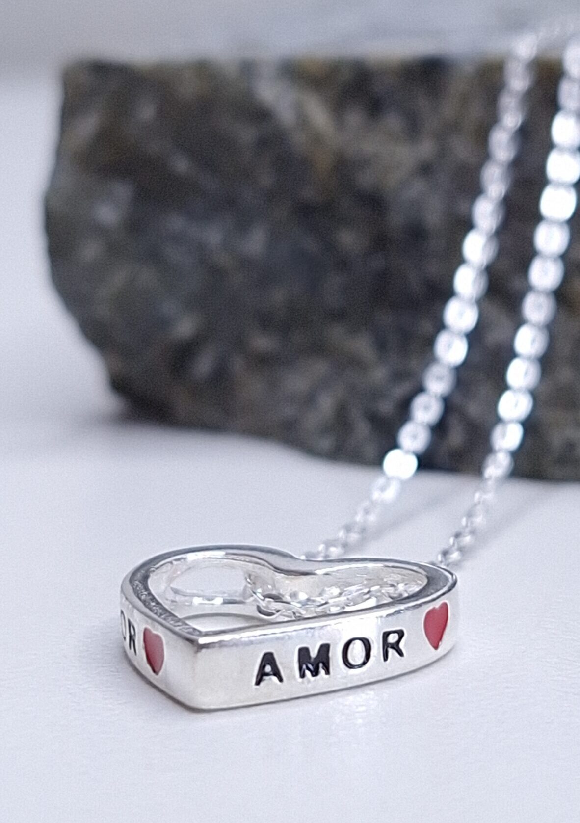 Colar Pingente Coração vazado AMOR Prata 925