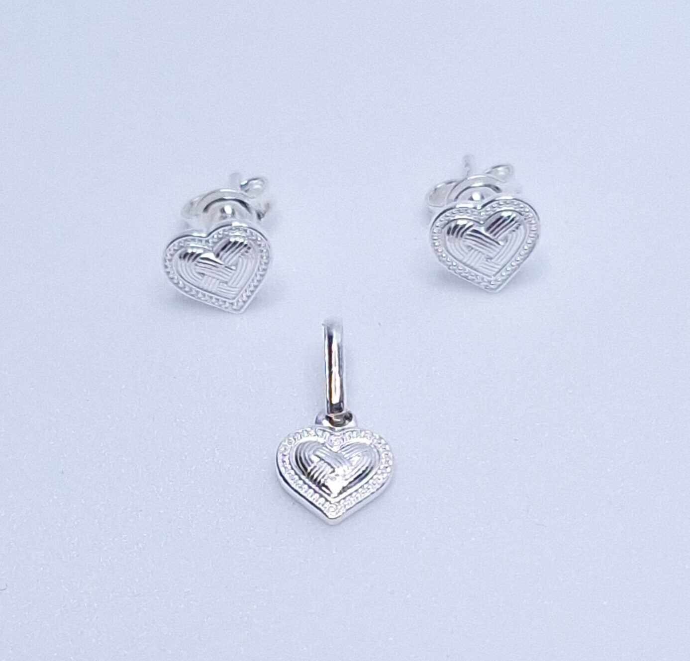 Conjunto Coração trabalhado pingente e brincos Prata 925