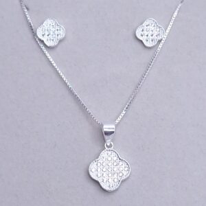 Conjunto Trevo pingente 10,7mm e brincos 7,6mm cravejado Prata 925