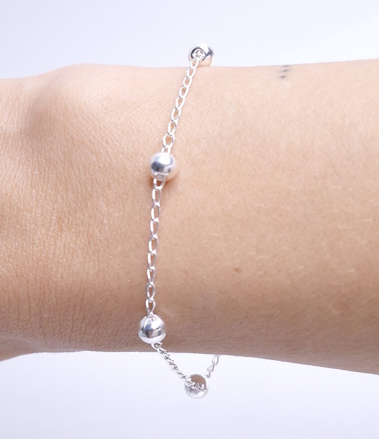 Pulseira 5 pingentes esferas lisas 19cm Prata 925