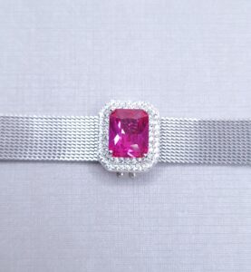 Pingente Charm Rosa Fúcsia cravejado com Microzirconias 13mmx15mm Prata 925