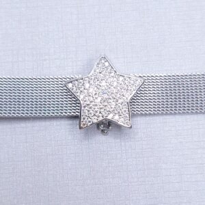 Pingente Charm Estrela cravejado fecho click duplo 18mmx18mm Banhado à Ródio