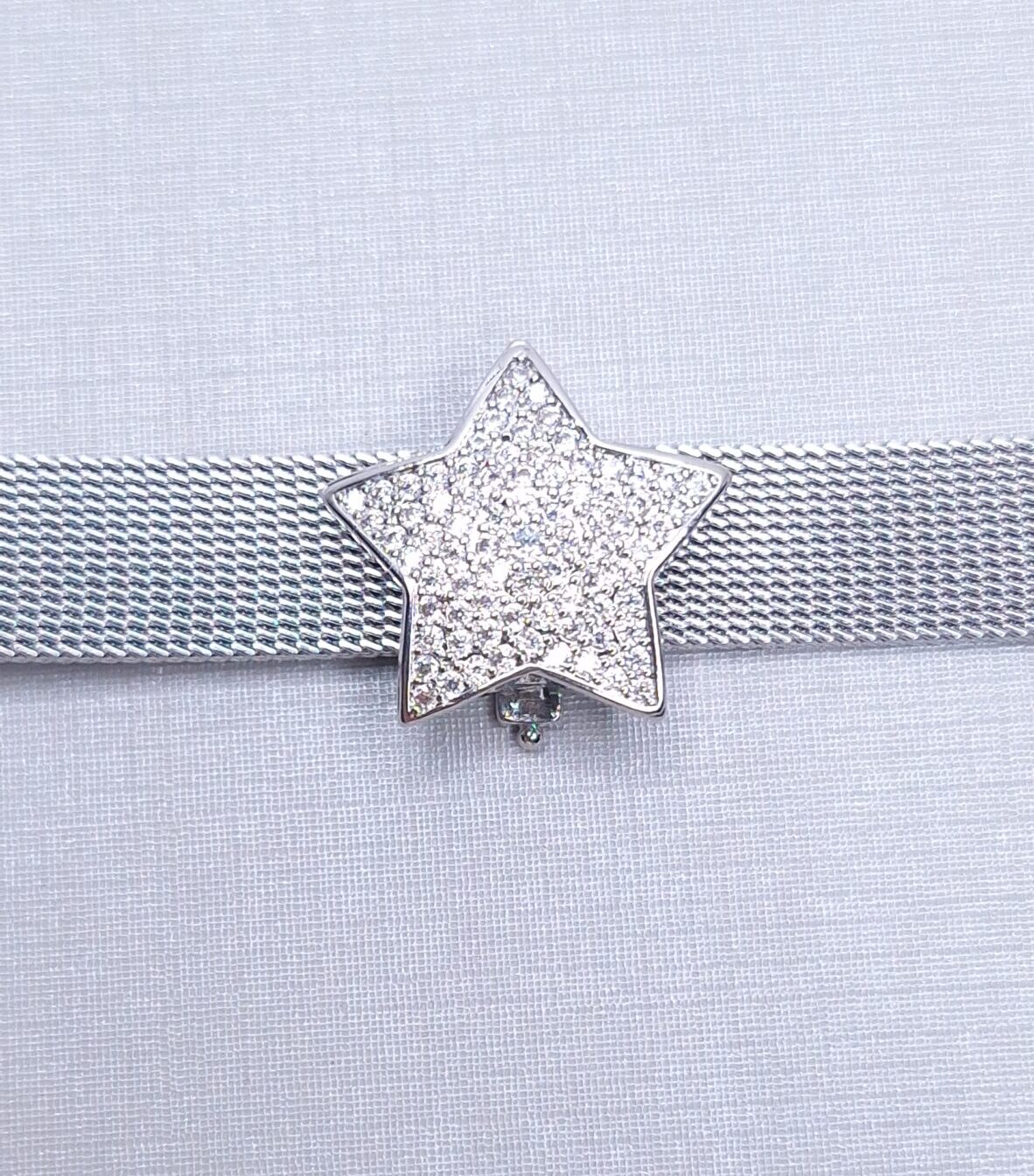 Pingente Charm Estrela cravejado fecho click duplo 18mmx18mm Banhado à Ródio