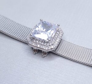 Pingente Charm Retangulo Cristal cravejado fecho click duplo 17mmx15mm Banhado à Ródio