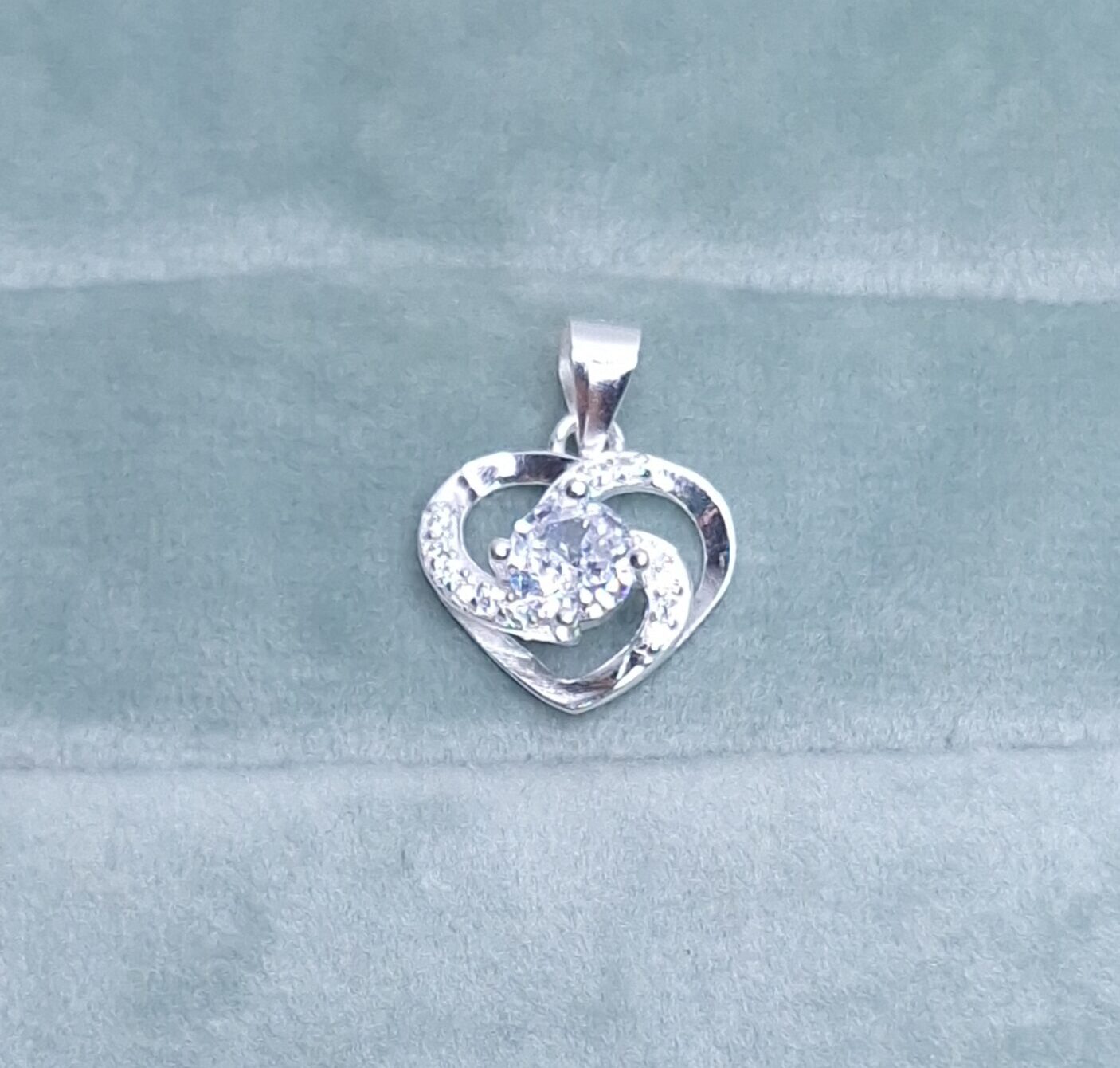 Pingente Coração ponto luz 14mmx14mm cravejado Prata 925