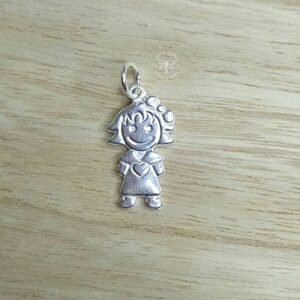 Pingente Menina liso com coração gravado 20mm Prata 925