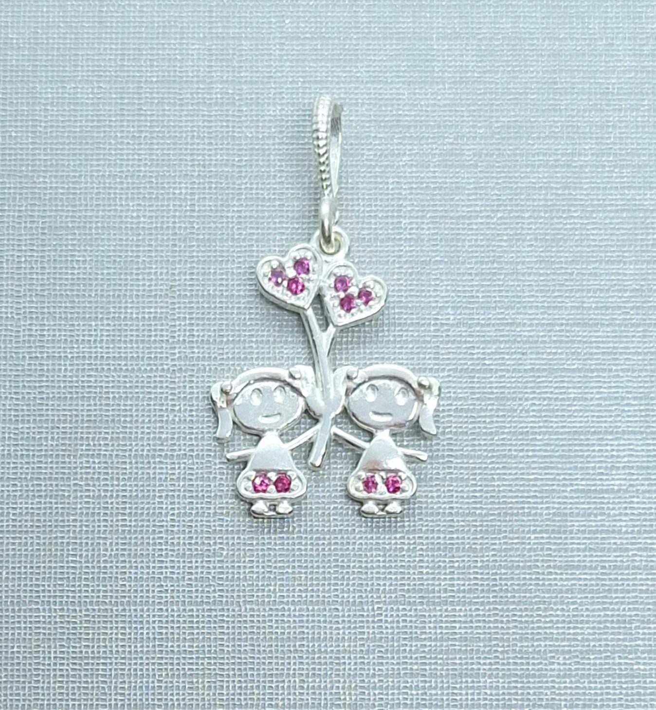 Pingente 2 Meninas com balão cravejado zircônia rosa 15mm Prata 925