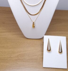 Brinco Gota Lisa 37mm B. Ouro 18k