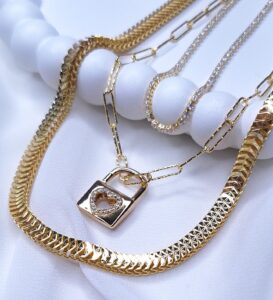 Colar chocker elos finos acetinado 40cm Banho de Ouro 18k