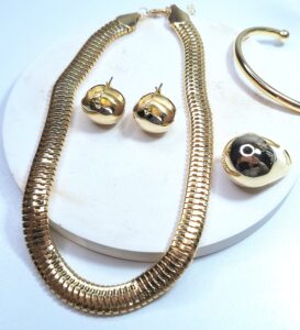 Brinco Argola redonda lisa 17mm Fecho italiano B. Ouro 18k