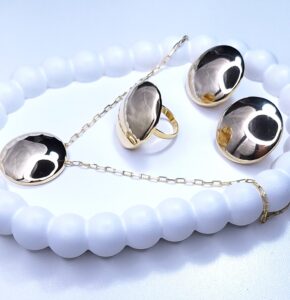 Brinco redondo liso 30mm B. Ouro 18k