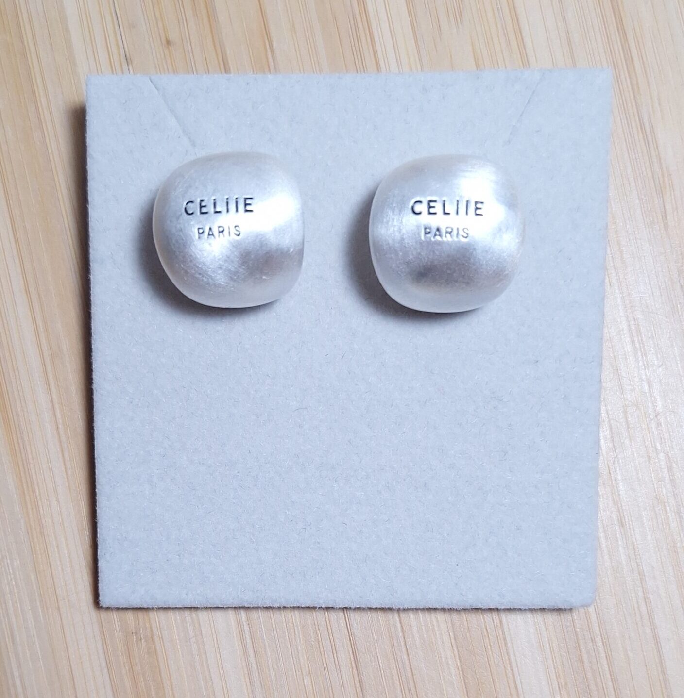 Brinco Argola Esfera Bold Acetinada Insp. Alta Joalheria 18mm B. Ródio Branco