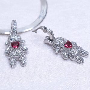 Pingente Alta joalheira Riviera Menina Coração Vermelho Cravejado fecho click Prata 925