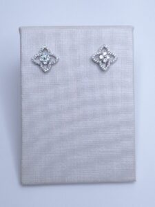 Brinco flor zircônia cravejado microzircônia 19mm B. ródio