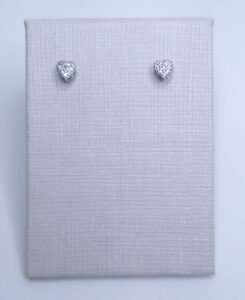 Brinco coração caixa alta cravejado microzircônia 6mm B. Ródio