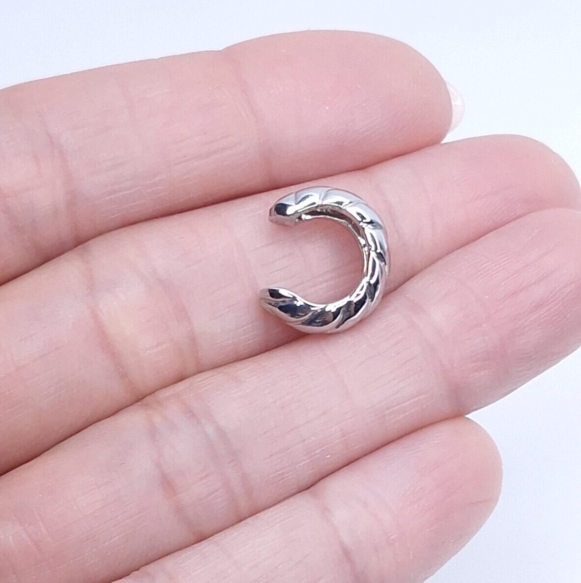 Piercing pressão liso trabalhado 14mm B. Rodio