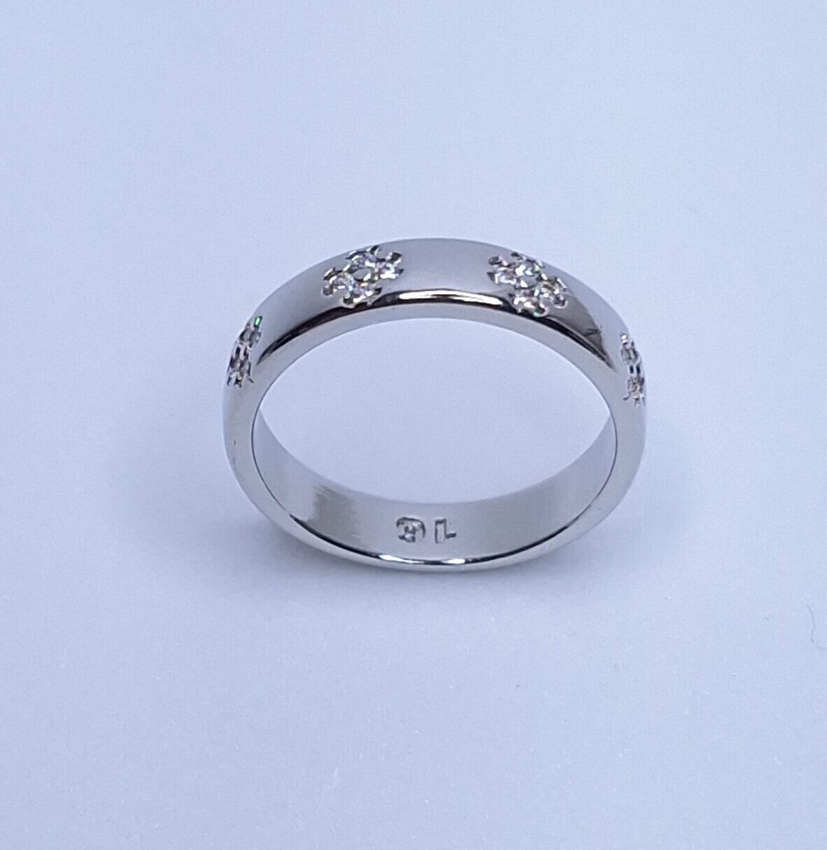 Anel aliança 4 Trevos cravejados Banho de Ródio