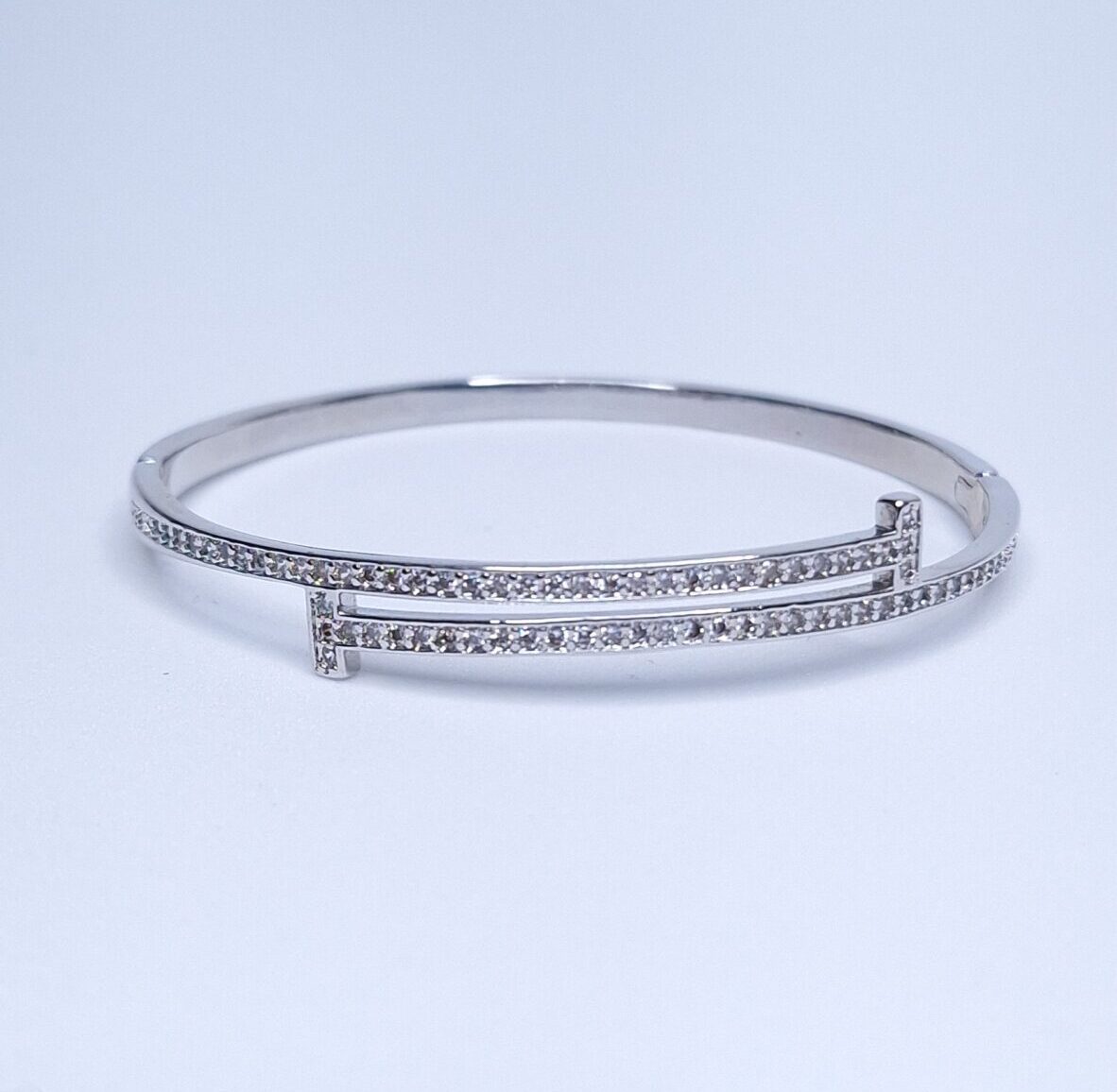 Bracelete Prego cravejado insp. alta joalheria fecho encaixe Banho de Ródio