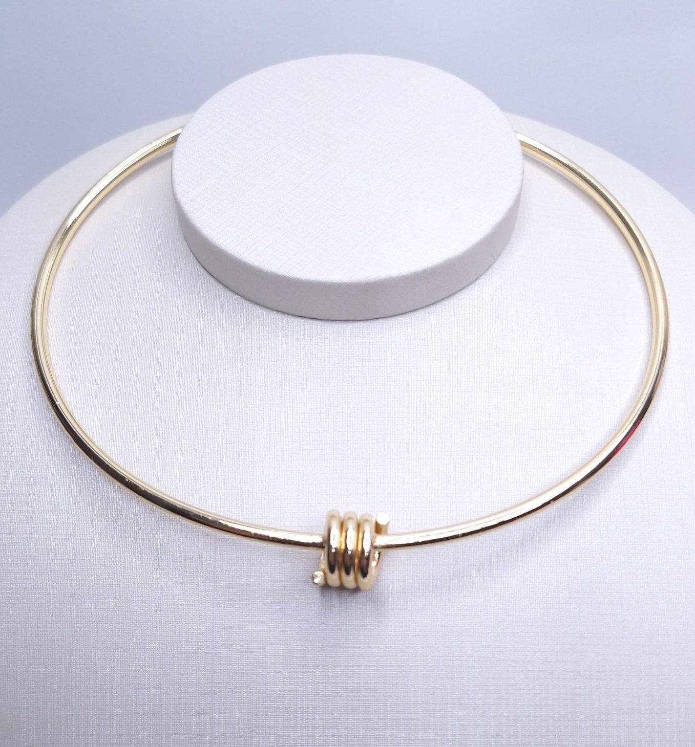 Colar Chocker Aro pingente 3 voltas 40cm Banho de Ouro 18k