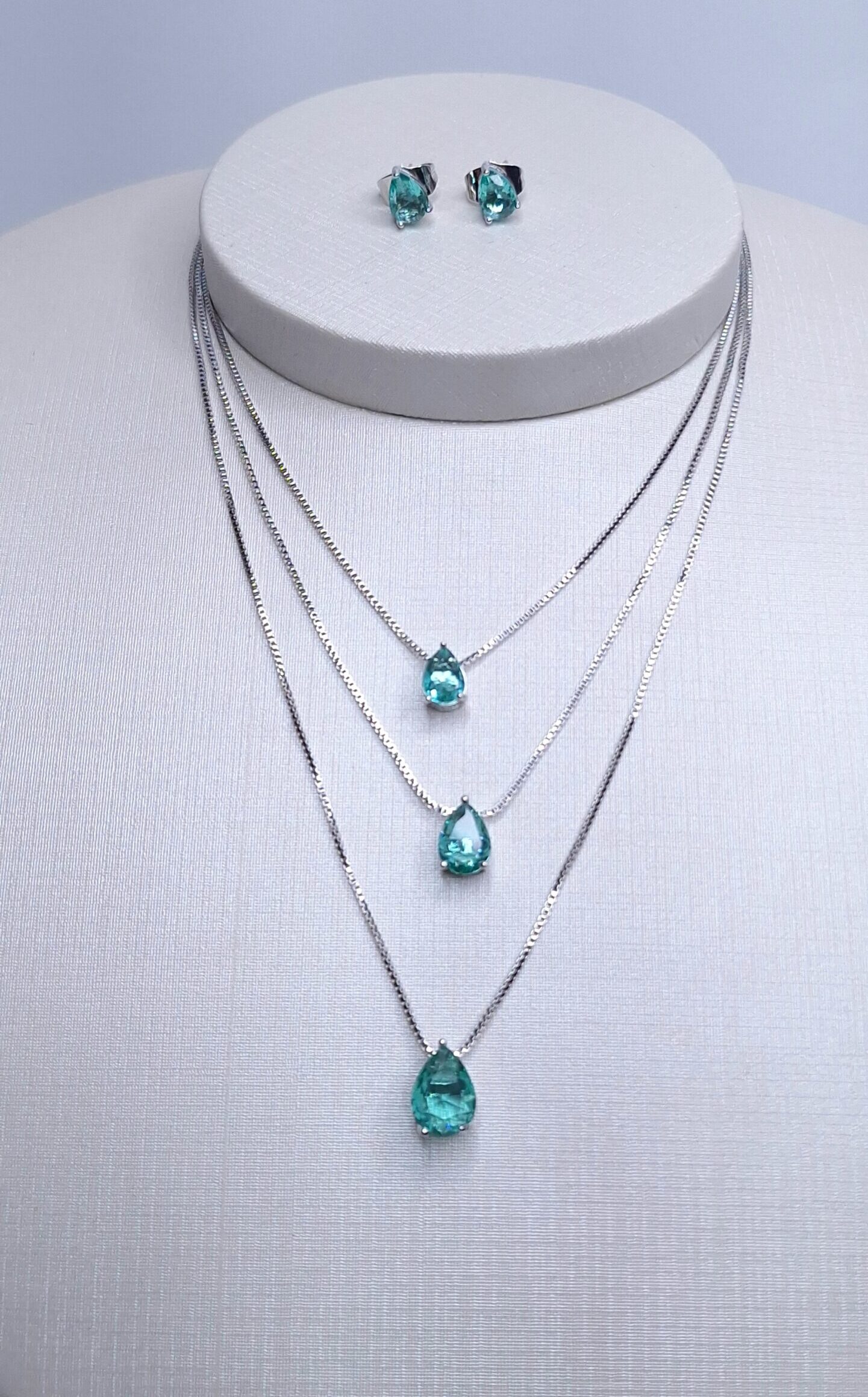 Conjunto Colar triplo gotas e brincos gota azul turquesa Banho de Ródio