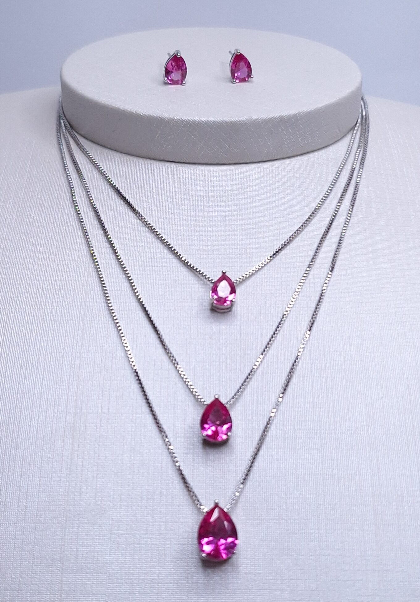Conjunto Colar triplo gotas e brincos gota zircônia Fúcsia Banho de Ródio