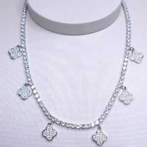 Colar Riviera zircônia 4mm com 6 trevos cravejados 40cm com fecho jóia Banho de Ródio