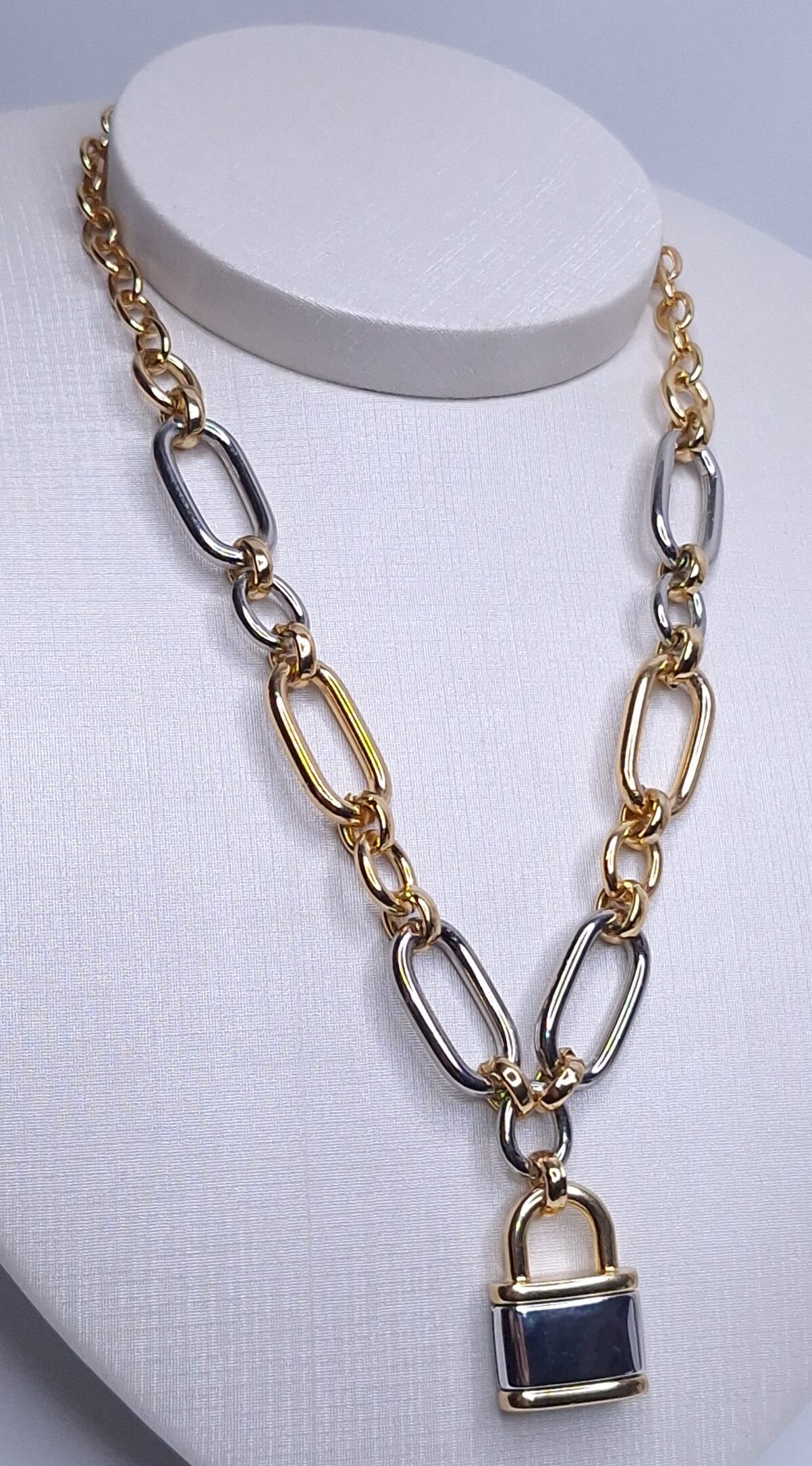 Colar De Elos Mistos Pingente Cadeado 45cm Duo Banho de Ródio/Ouro 18k