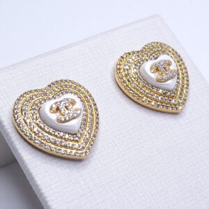 Brinco Coração Madrepérola CC cravejado insp. Alta joalheria 24mmx23mm B. Ouro 18k