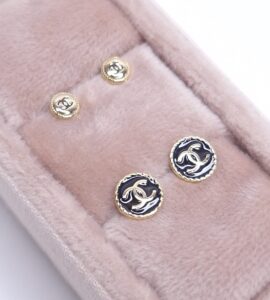 Kit 2 pares de brinco inspiração alta joalheira resinado B. Ouro 18k