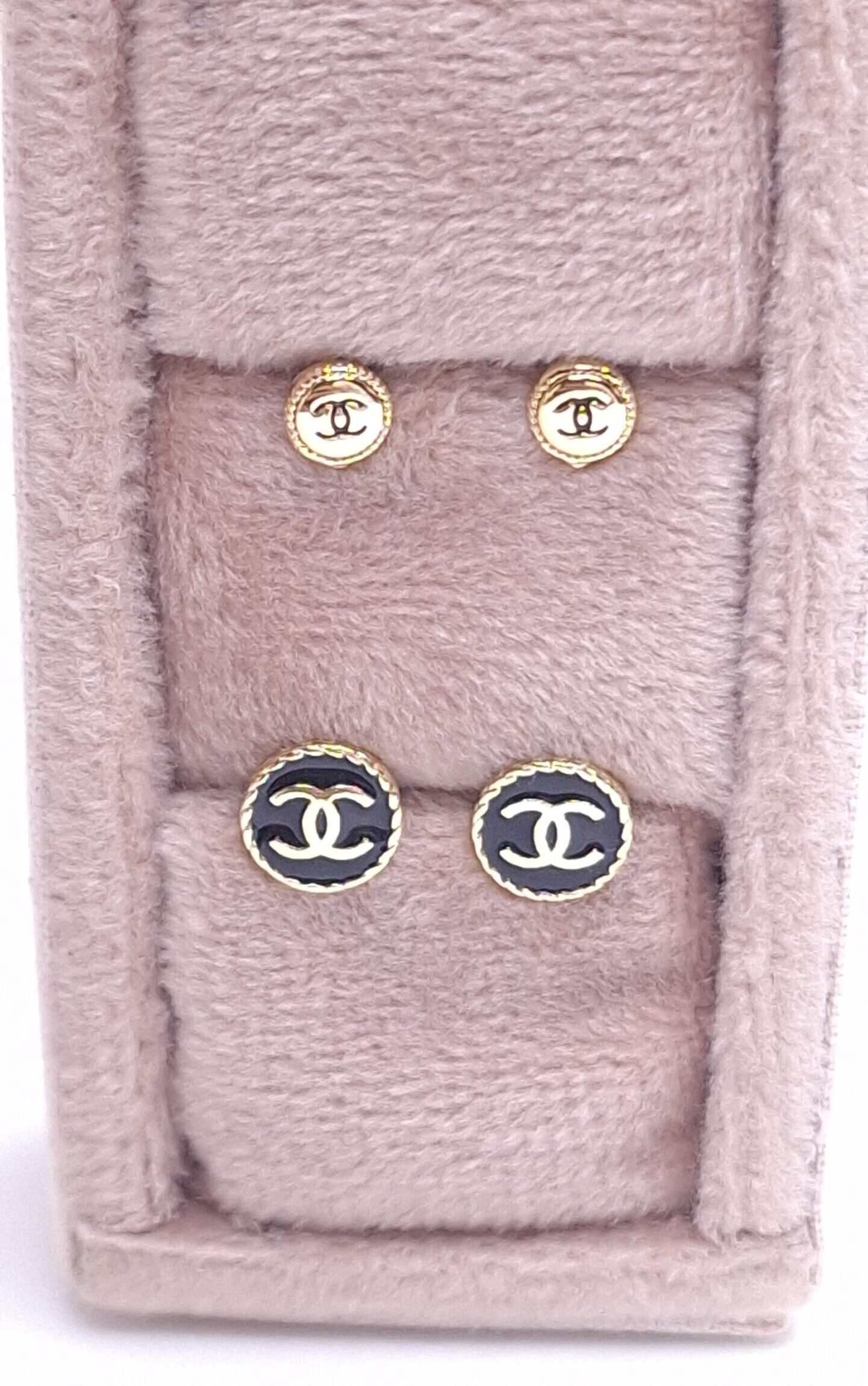 Kit 2 pares de brinco inspiração alta joalheira resinado B. Ouro 18k