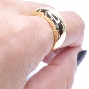 Anel Abaolado com 8 zircônias Banho de Ouro 18k